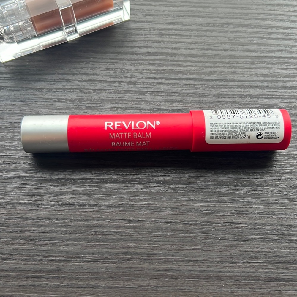 REVLON RED MATTE BALM SHADE 240 STRIKING